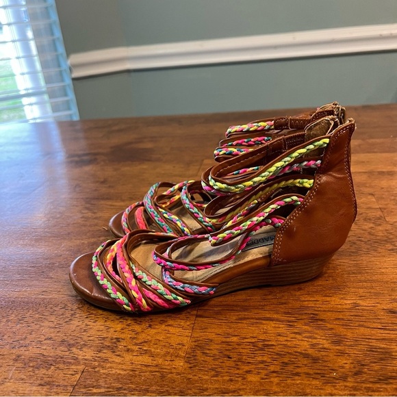 Steve Madden girls brown leather rainbow strap sandals size 13 - Picture 6 of 8